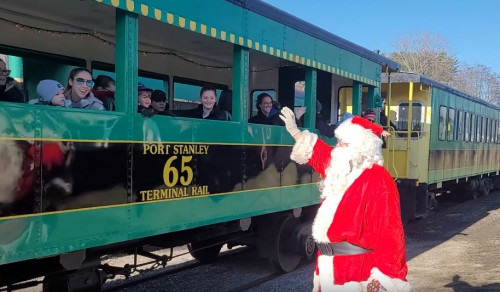 Santa Treats Train Rides-event-photo